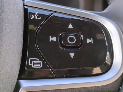 New 2026 Volvo XC60 B5 Plus w/ Climate Package image 25