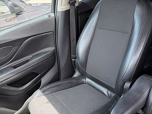 Used 2019 Buick Encore Preferred AWD/4WD image 17