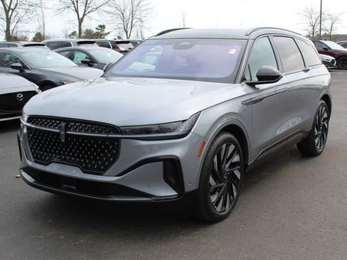 Certified 2024 Lincoln Nautilus Reserve w/ Equipment Group 202A image 9