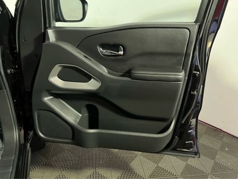 Certified 2025 Nissan Frontier SV AWD/4WD image 29