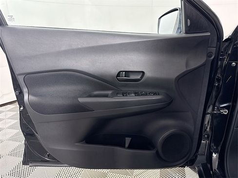 Used 2020 Nissan Kicks S image 12