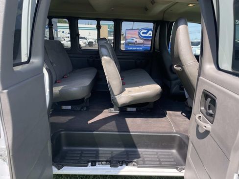 Used 2020 Chevrolet Express 3500 LT w/ LT Preferred Equipment Group RWD image 18