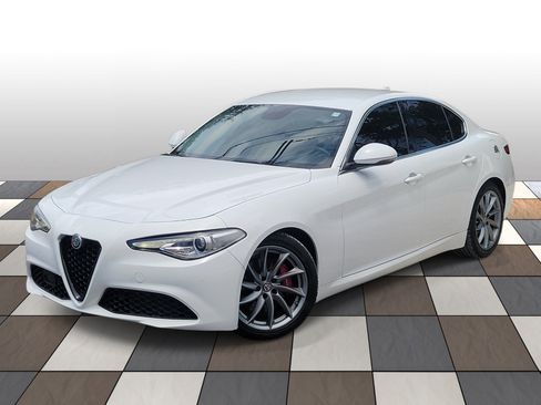 Used 2017 Alfa Romeo Giulia RWD image 1