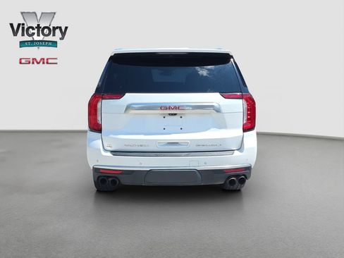 Used 2021 GMC Yukon Denali w/ Denali Premium Package AWD/4WD image 16