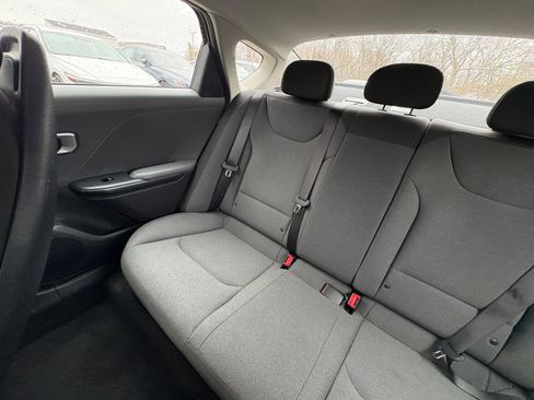 Used 2025 Kia K4 LXS image 37