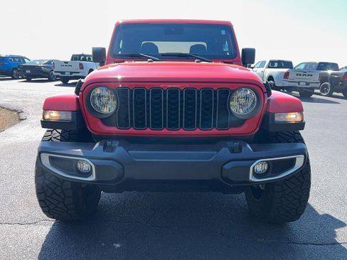 Used 2024 Jeep Gladiator Sport image 2