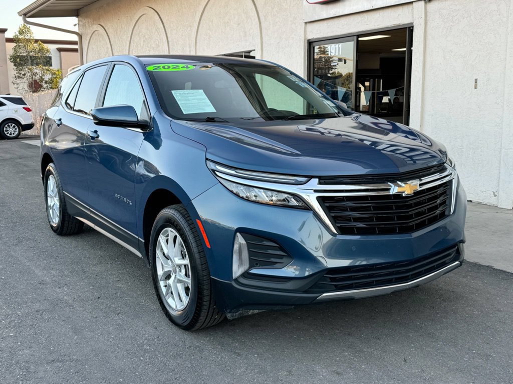 Used 2024 Chevrolet Equinox LT AWD/4WD image 1