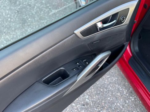 Used 2016 Hyundai Veloster Coupe 3D image 18