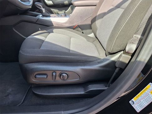 Used 2025 Chevrolet Blazer LT image 28