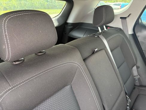 Used 2024 GMC Terrain SLE w/ Driver Convenience Package image 49