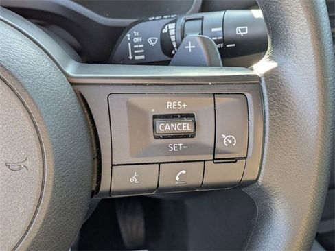 Used 2024 Nissan Rogue S image 23