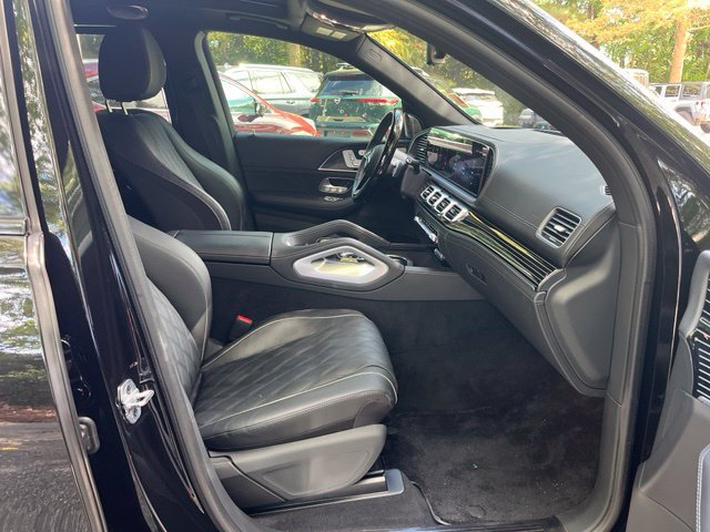 Used 2025 Mercedes-Benz Maybach GLS 600 4MATIC image 11