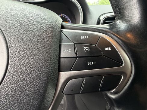 Used 2020 Jeep Grand Cherokee Altitude RWD image 20