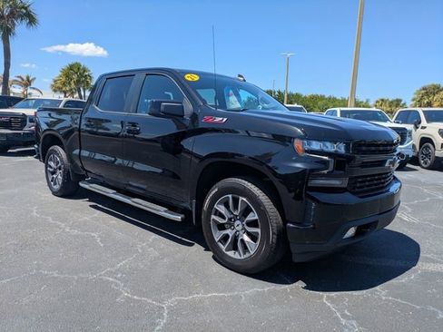 Used 2021 Chevrolet Silverado 1500 RST w/ Z71 Off-Road Package AWD/4WD image 2