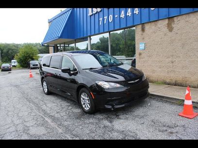 Used 2022 Chrysler Voyager LX