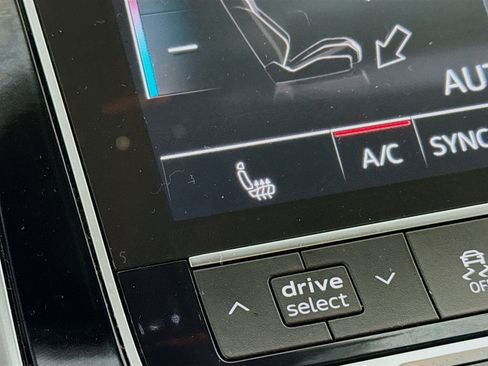 Used 2023 Audi Q7 2.0T Premium w/ Convenience Package image 4