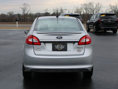 Used 2013 Ford Fiesta SE image 8