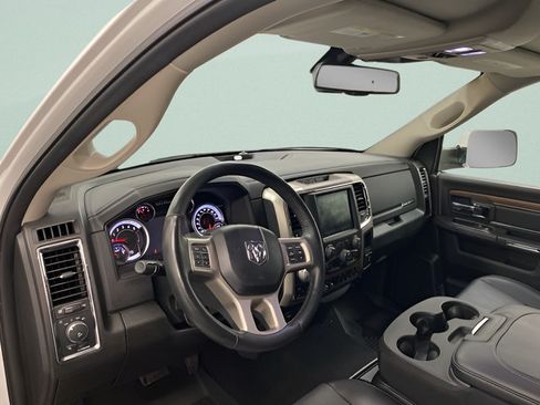 Used 2018 RAM 1500 Laramie AWD/4WD image 7