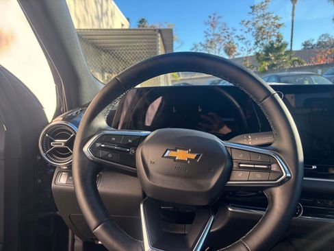 Used 2025 Chevrolet Equinox LT image 34