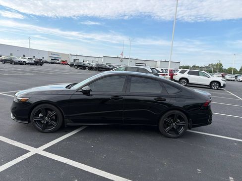Used 2023 Honda Accord Sport image 3