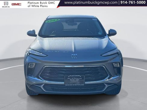 Used 2024 Buick Encore GX Preferred w/ Comfort Package image 2