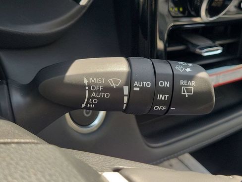 New 2026 Toyota Highlander Platinum AWD/4WD image 12
