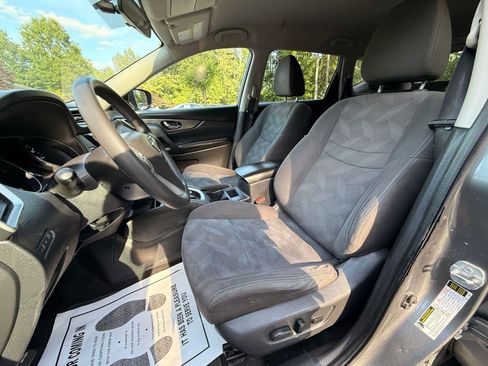 Used 2016 Nissan Rogue SV AWD/4WD image 18