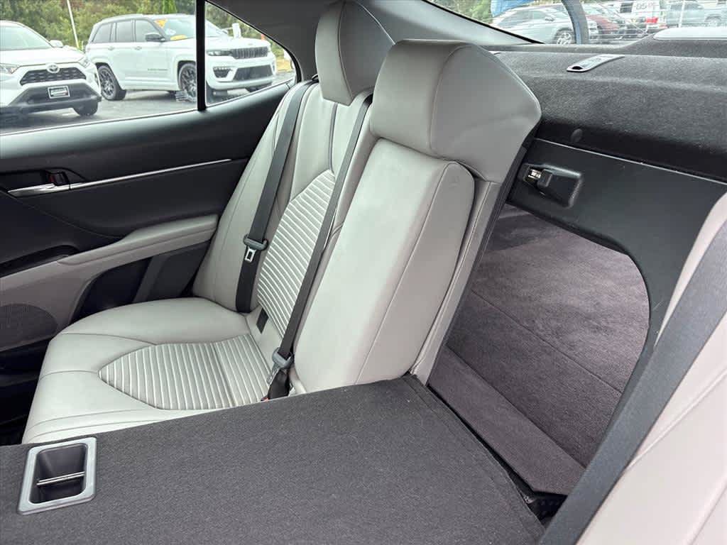 Used 2023 Toyota Camry SE FWD image 8