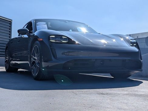 Used 2024 Porsche Taycan image 25