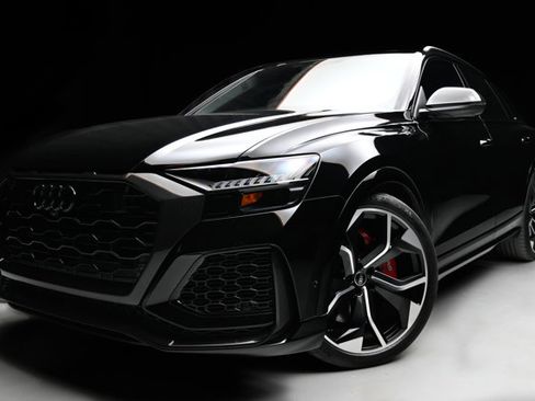 Used 2023 Audi RS Q8 w/ Black Optic Package image 21