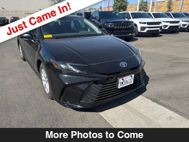 Used 2025 Toyota Camry LE FWD image 9
