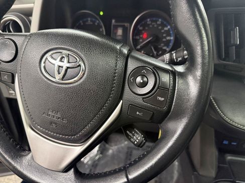 Used 2018 Toyota RAV4 XLE AWD/4WD image 21