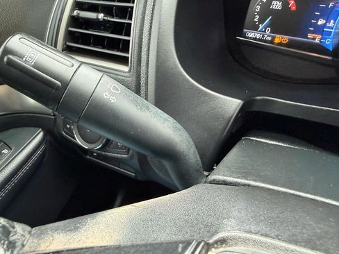 Used 2018 Ford Explorer XLT w/ Equipment Group 202A image 25