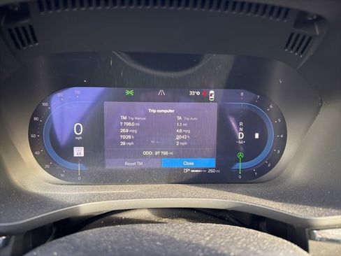 Used 2024 Volvo XC60 B5 Plus image 17