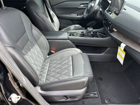 New 2026 Nissan Rogue Platinum w/ Tech Package AWD/4WD image 11