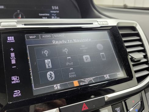 Used 2017 Honda Accord EX-L image 8