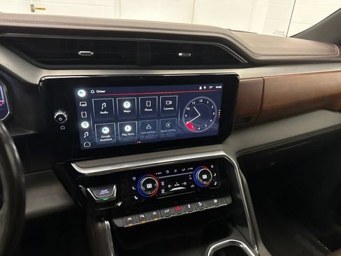Used 2022 GMC Sierra 1500 Denali w/ Technology Package AWD/4WD image 17