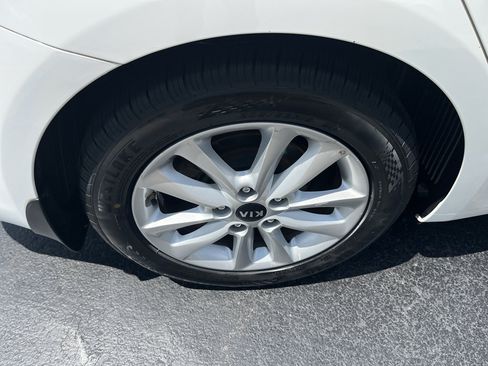 Used 2017 Kia Forte S w/ S Premium Package FWD image 53