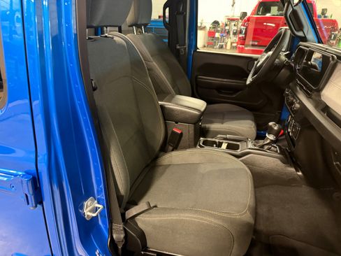 Certified 2025 Jeep Wrangler Unlimited Sport AWD/4WD image 9