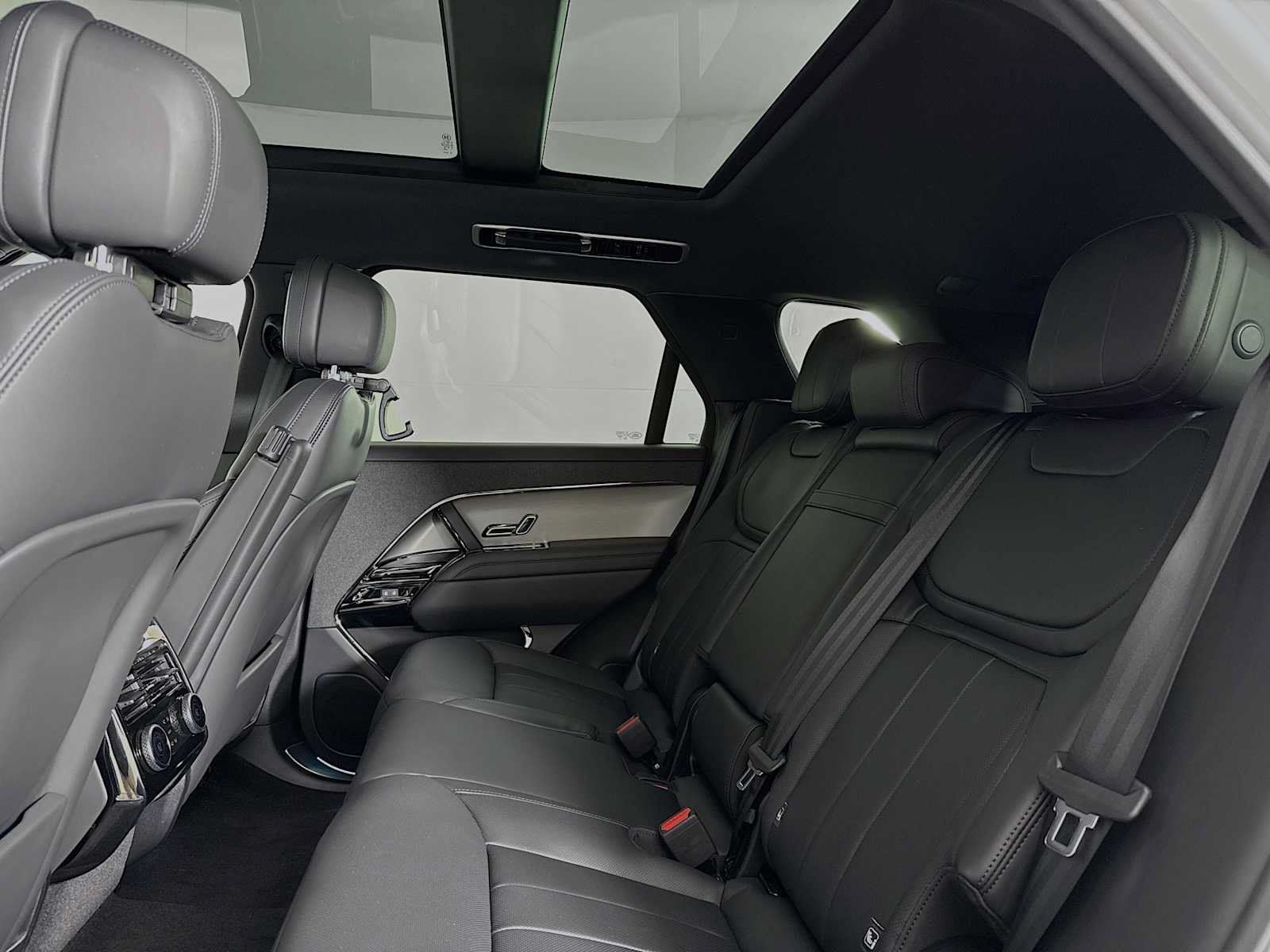 New 2026 Land Rover Range Rover Sport SE AWD/4WD image 21