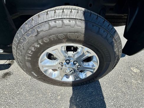 Used 2024 RAM 2500 Big Horn w/ Heated Seats & Wheel Group AWD/4WD image 16