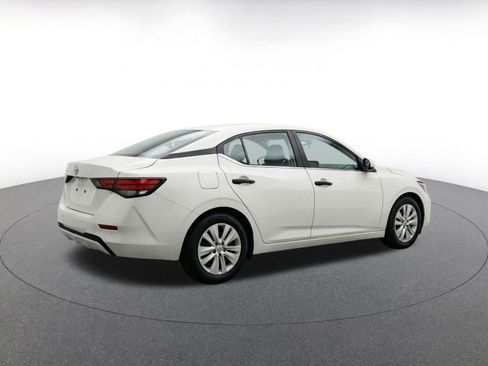 Used 2025 Nissan Sentra S image 9