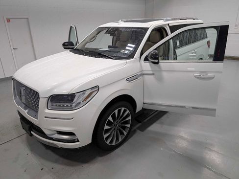 Used 2020 Lincoln Navigator Reserve w/ Luxury Package image 17