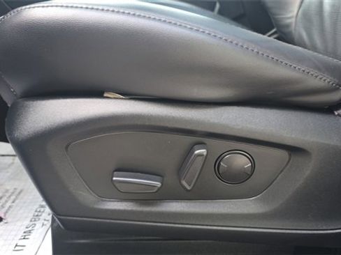 Used 2023 Ford Explorer Platinum w/ Technology Package image 16