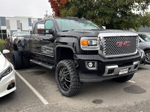 Used 2015 GMC Sierra 3500 Denali w/ Duramax Plus Package image 2