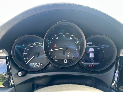 Used 2022 Porsche Macan AWD/4WD image 32