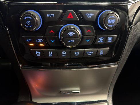 Used 2021 Jeep Grand Cherokee Laredo X AWD/4WD image 22
