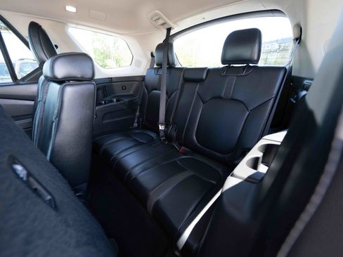 Used 2025 Honda Pilot Touring image 24