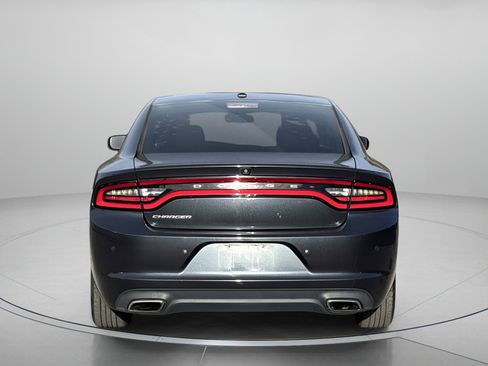 Used 2019 Dodge Charger SXT image 4