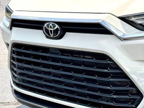 Used 2024 Toyota Grand Highlander AWD Hybrid image 7